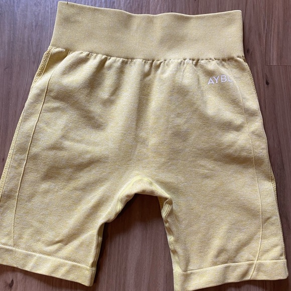 AYBL Pants - AYBL Seamless Athletic Biker Shorts Yellow